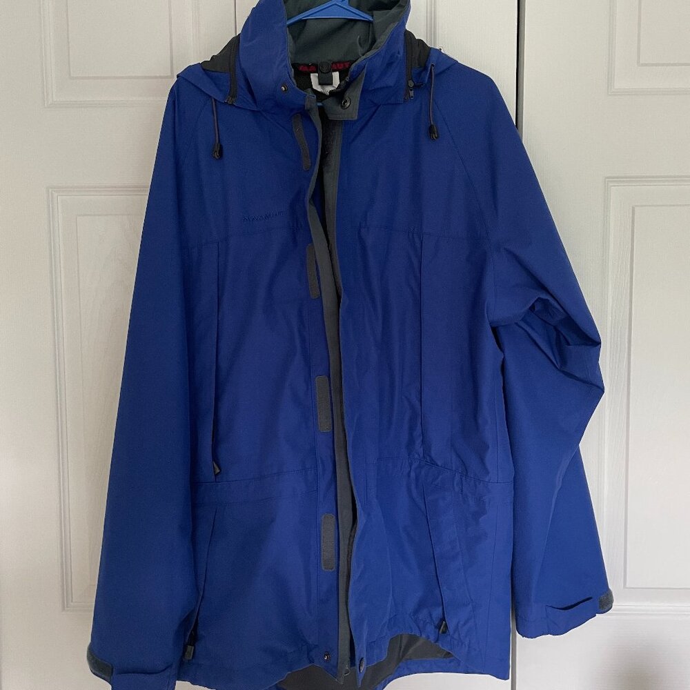 Mammut men's blue Goretex jacket-size large